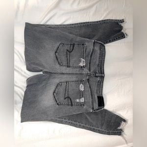 American Eagle size 8 Reg Grey skinny ripped jeans